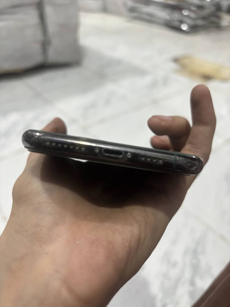 Apple iPhone 11 Pro Max 1