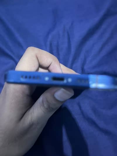 Apple iPhone 12