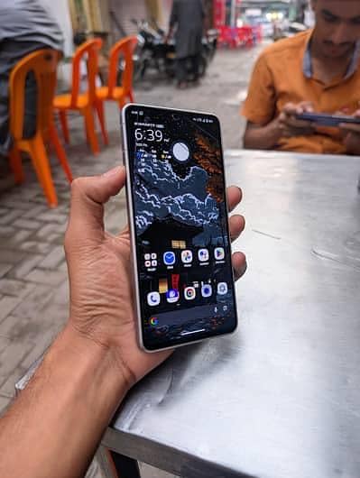 Sharp Aquos Sense7 1