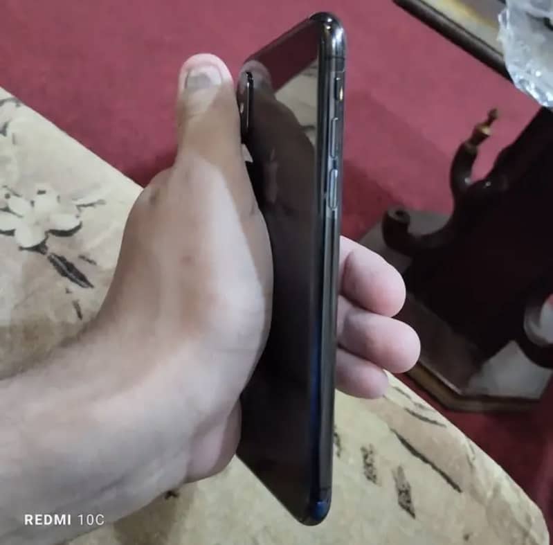 Apple iPhone X 3