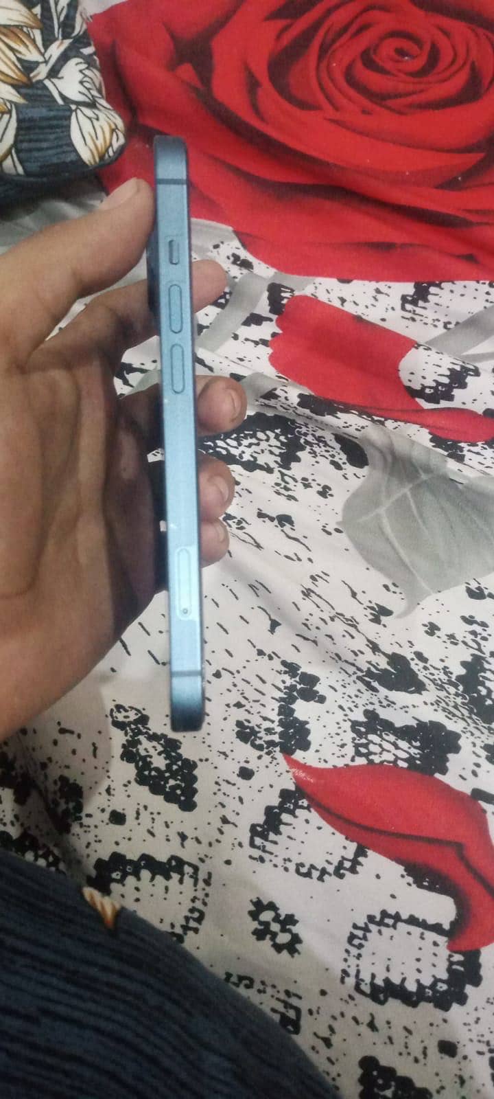 Apple iPhone 13 2