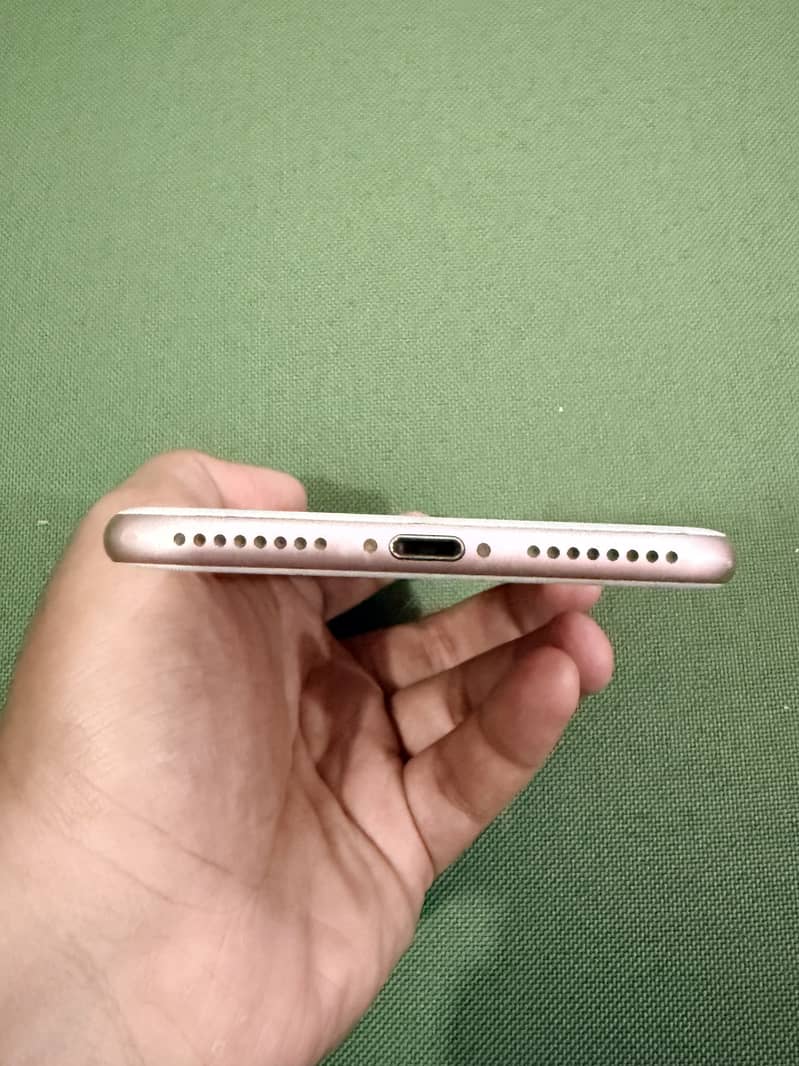 Apple iPhone 7 Plus 1