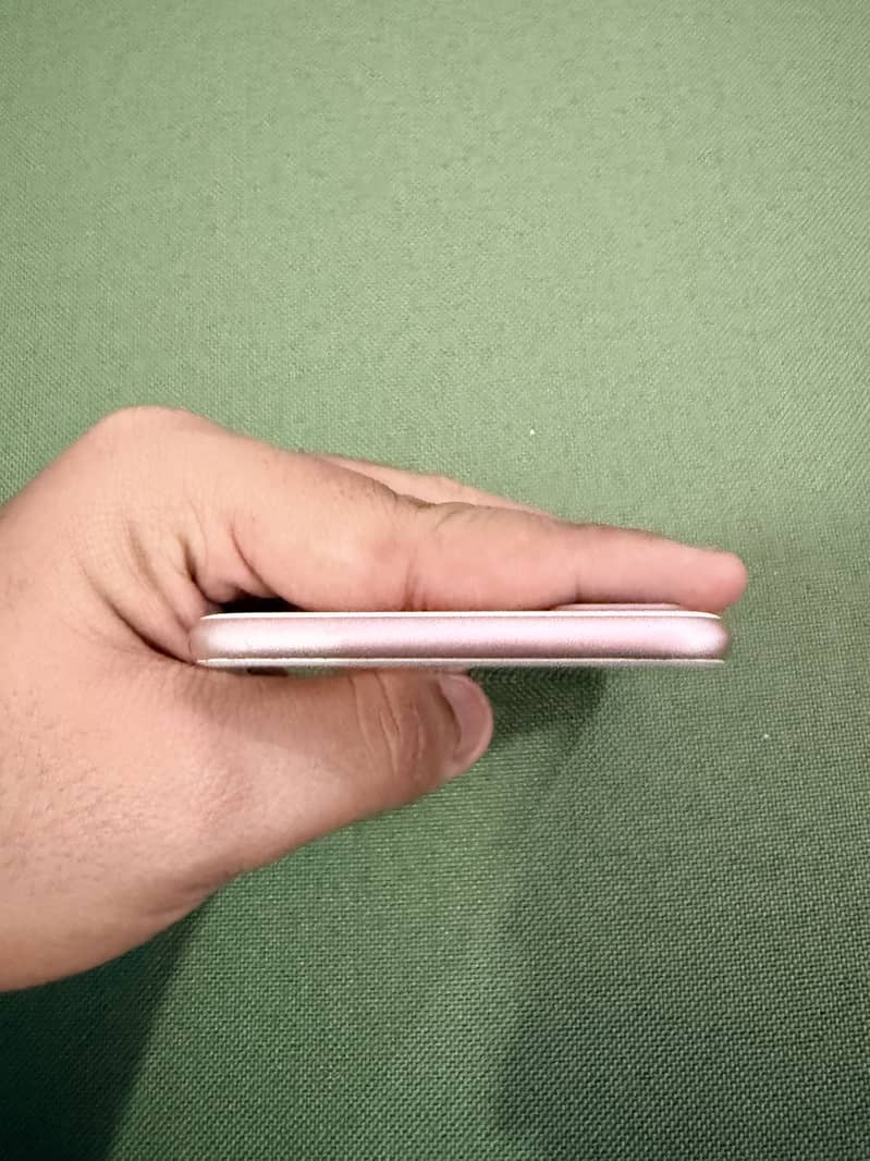 Apple iPhone 7 Plus 3