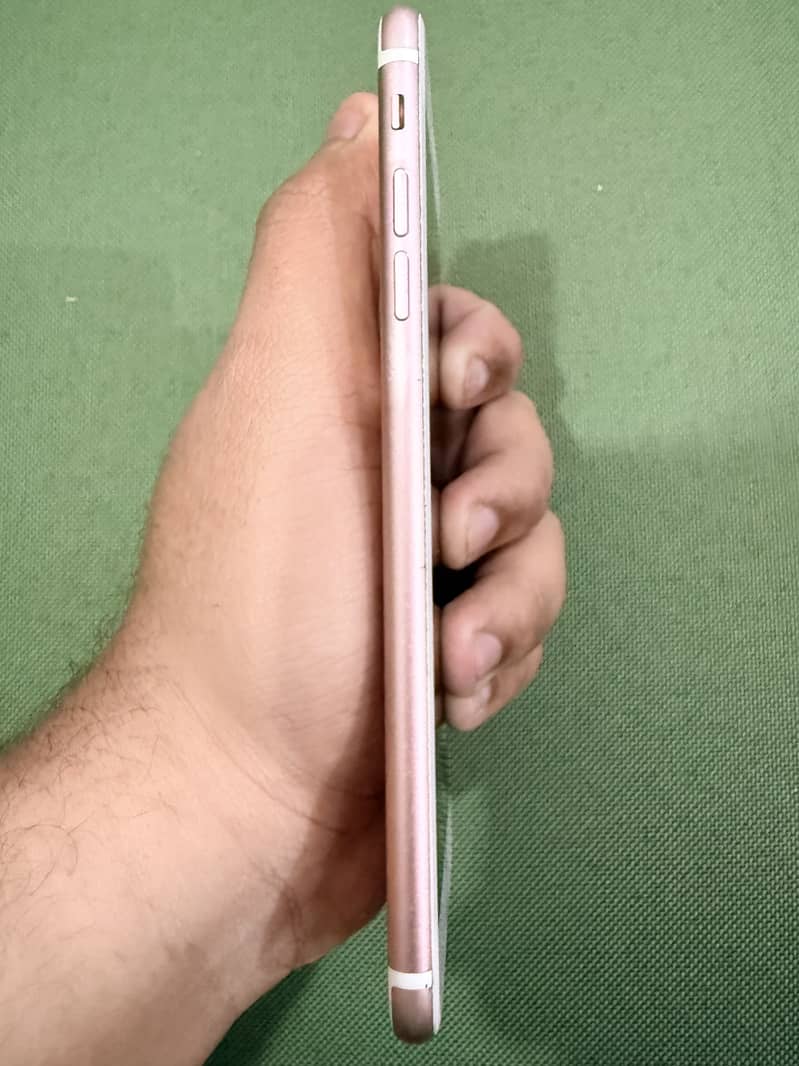 Apple iPhone 7 Plus 5