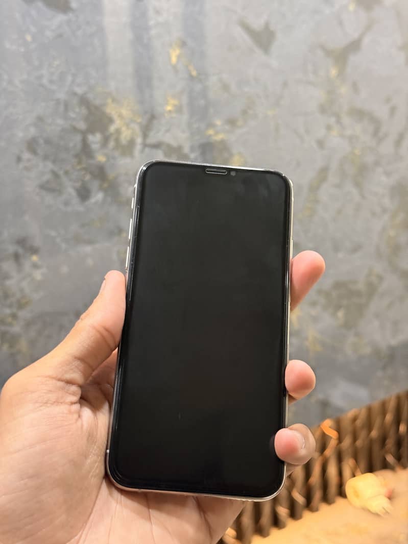 Apple iPhone XS 5