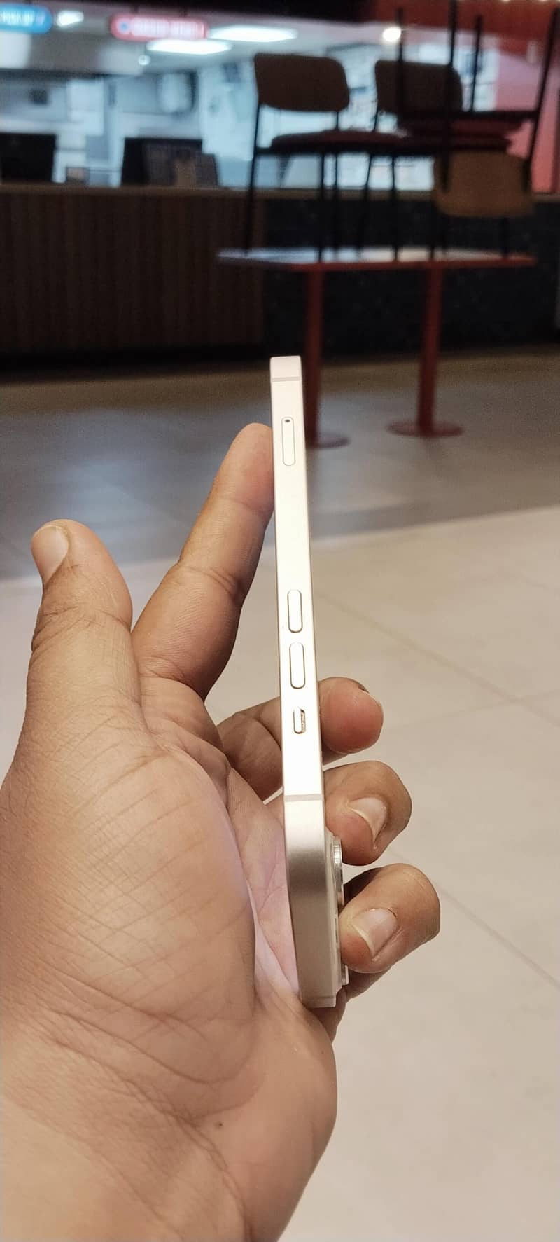 Apple iPhone 13 5