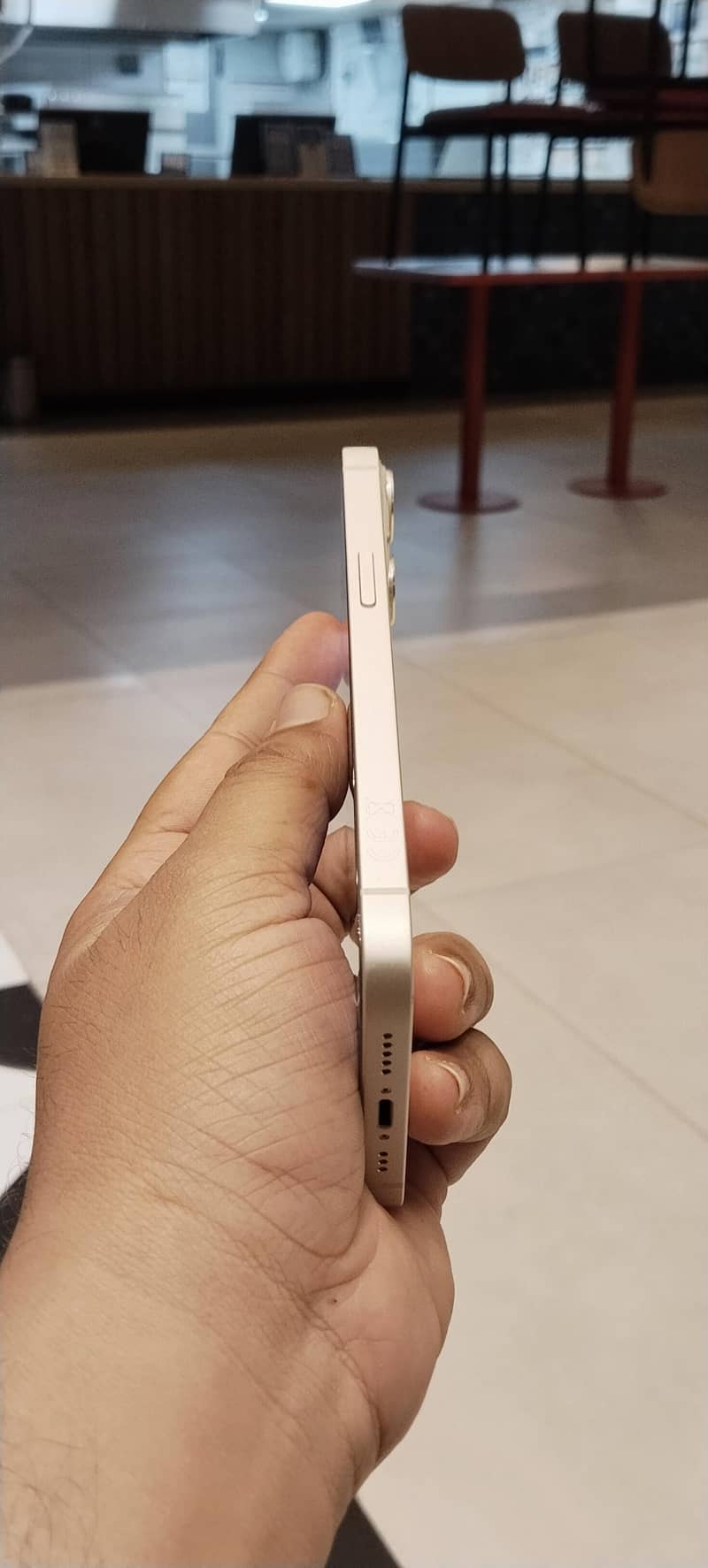 Apple iPhone 13 7