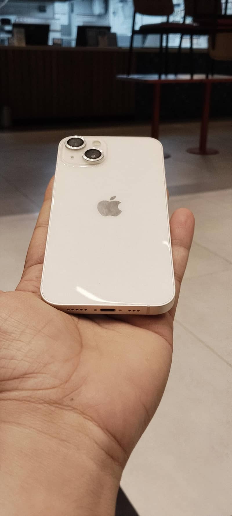 Apple iPhone 13 11