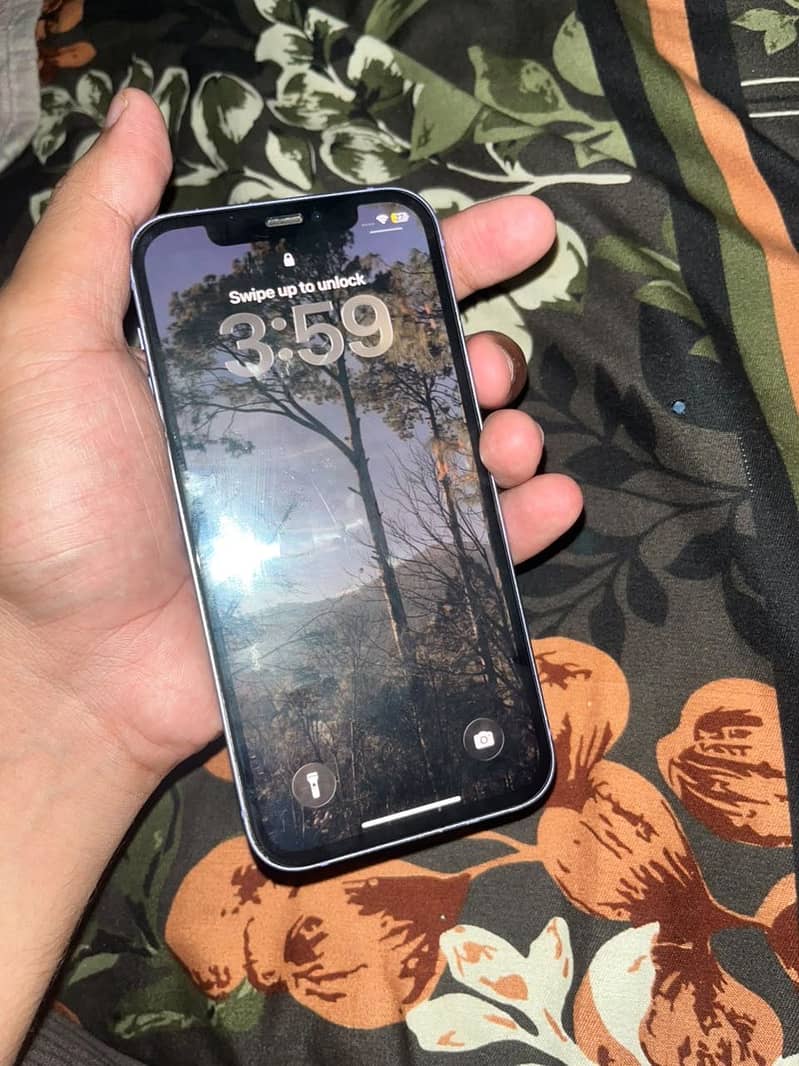 Apple iPhone 12 4