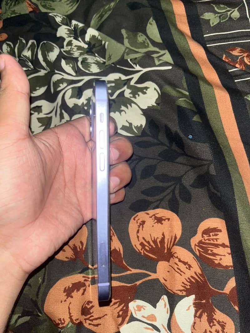 Apple iPhone 12 5