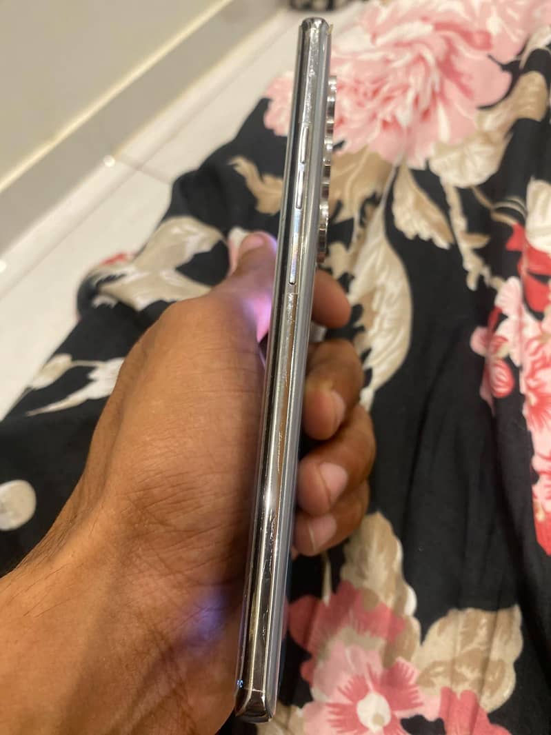 Tecno CAMON 40 Pro 1