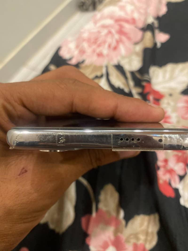 Tecno CAMON 40 Pro 6