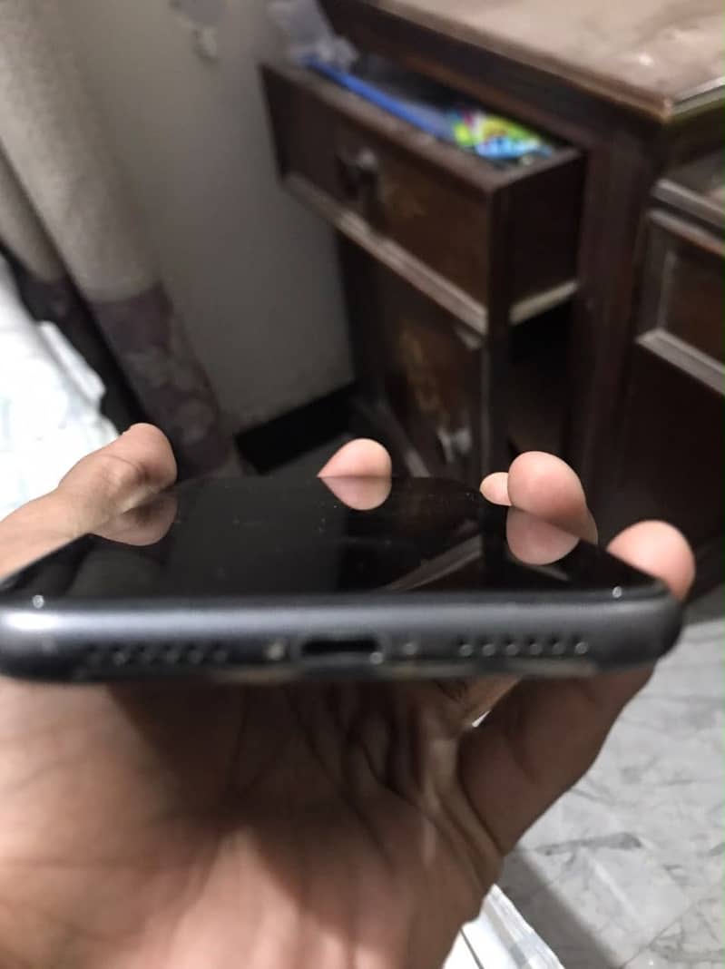 Apple iPhone 11 3