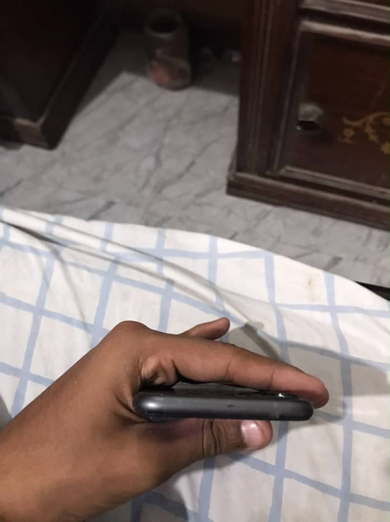 Apple iPhone 11 5