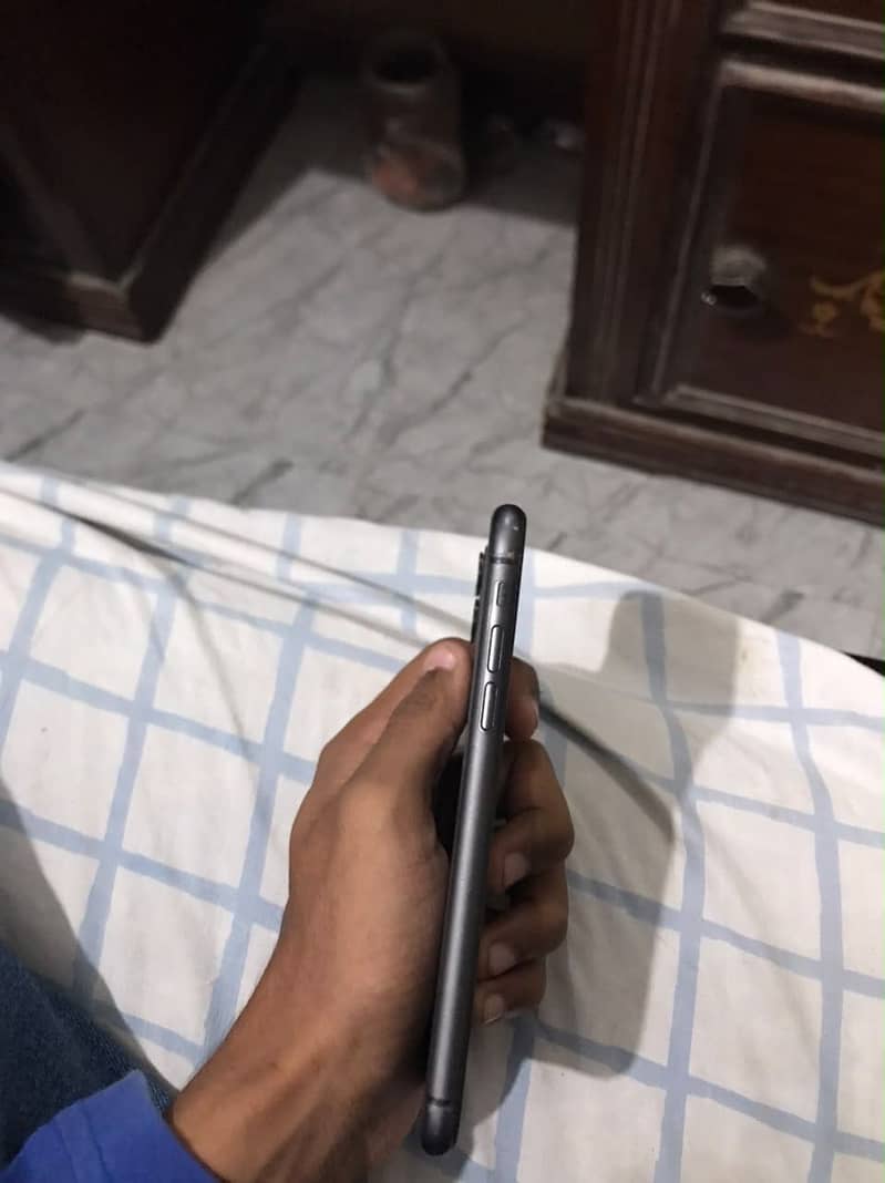 Apple iPhone 11 6