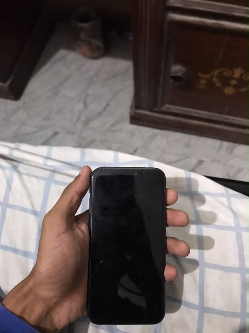 Apple iPhone 11 7