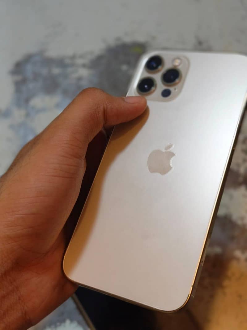 Apple iPhone 12 Pro 2