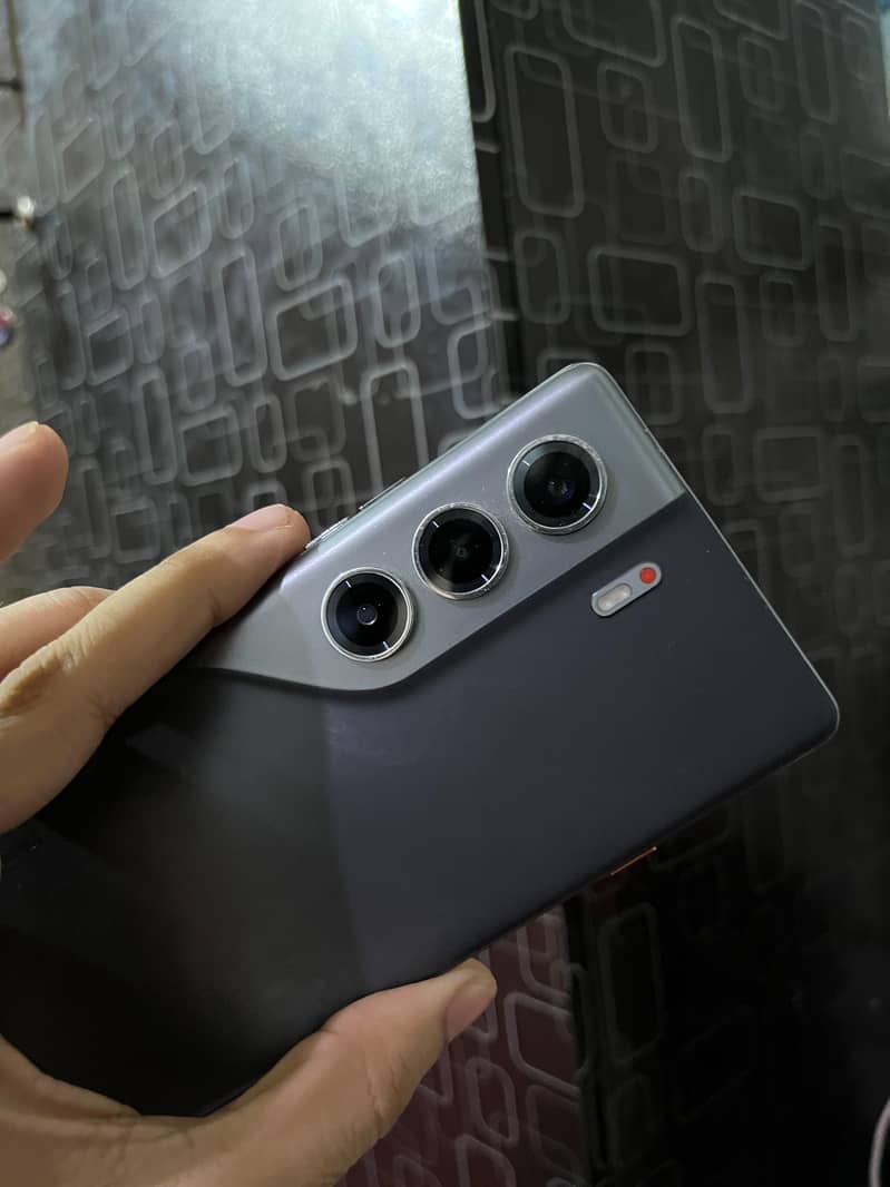 Tecno CAMON 40 Pro 3