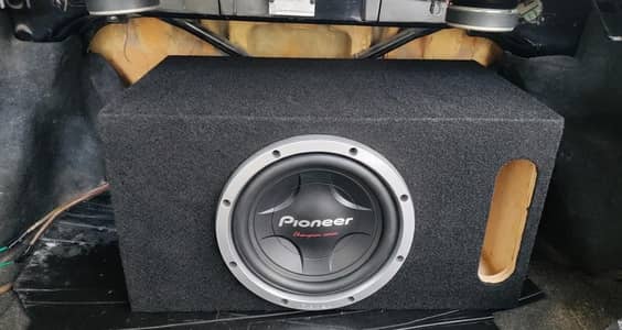 pioneer woofer and amplifier up for sale