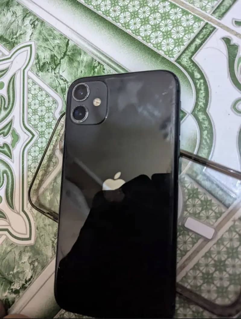 iPhone 11 4