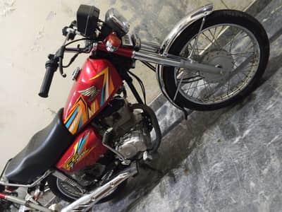 urgent 25/26 model Honda 125 for sale 03296161798