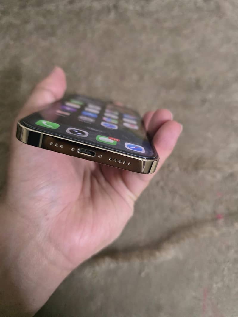 Apple iPhone 13 Pro 1