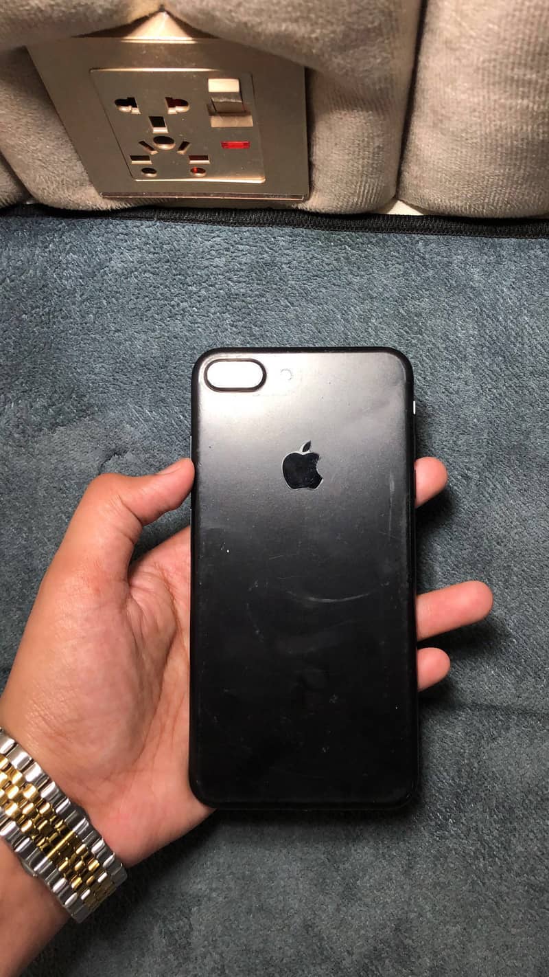 Apple iPhone 7 Plus 2