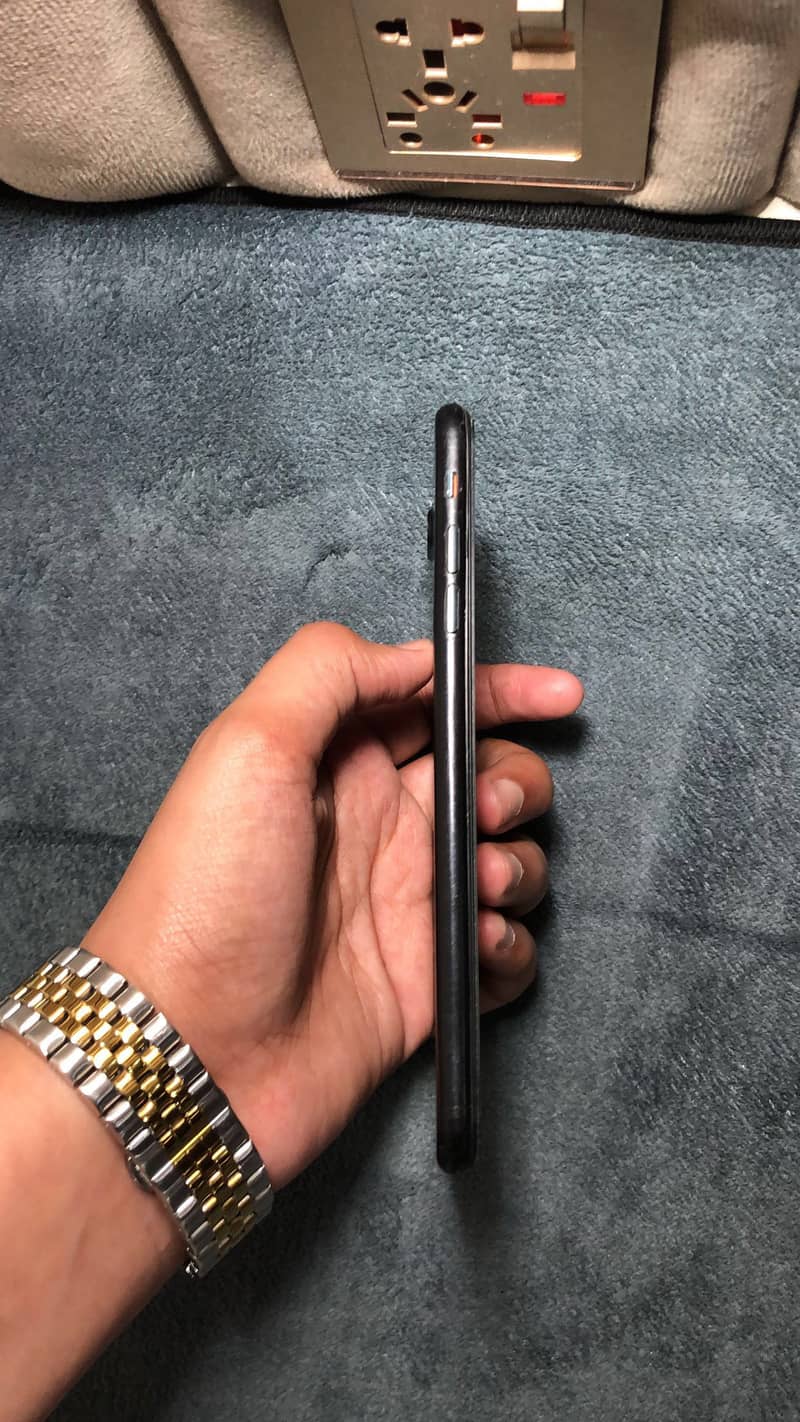 Apple iPhone 7 Plus 9