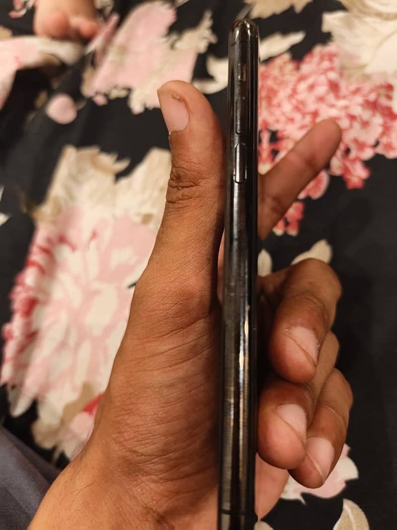 Apple iPhone 11 Pro 2