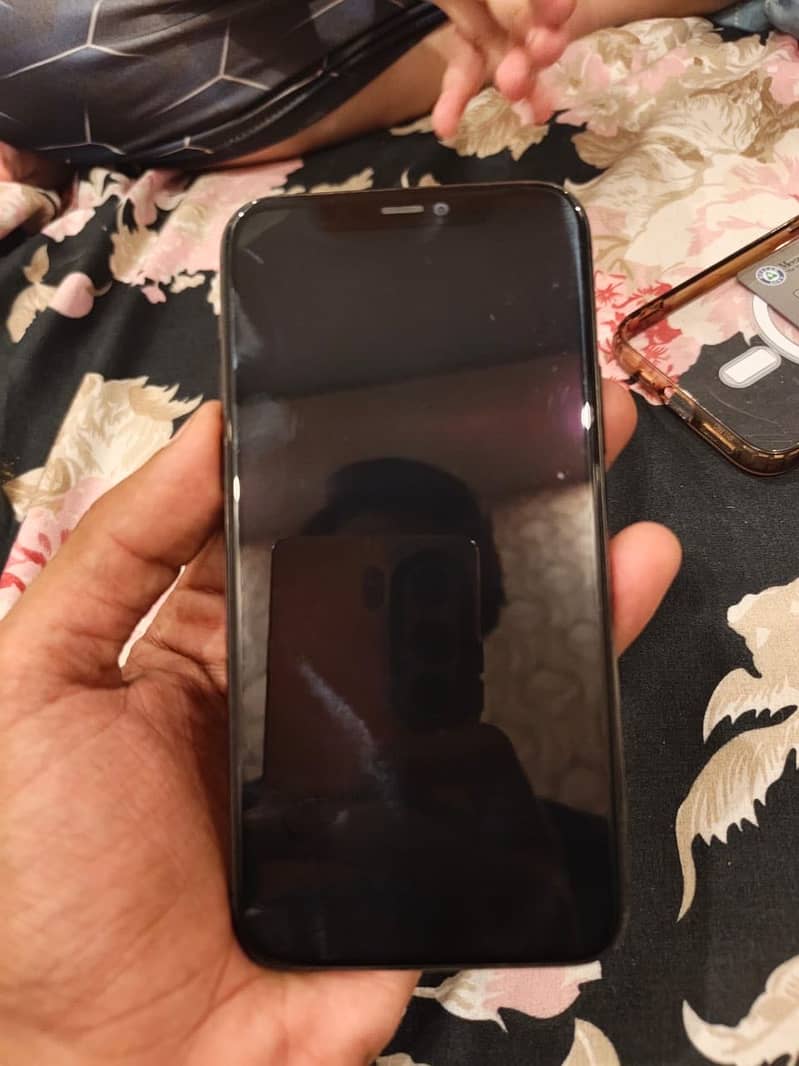 Apple iPhone 11 Pro 6