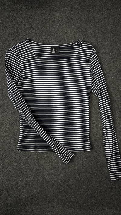 Blue striped full sleeves top - Zamaanah