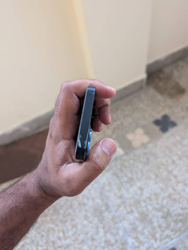Apple iPhone 13 1