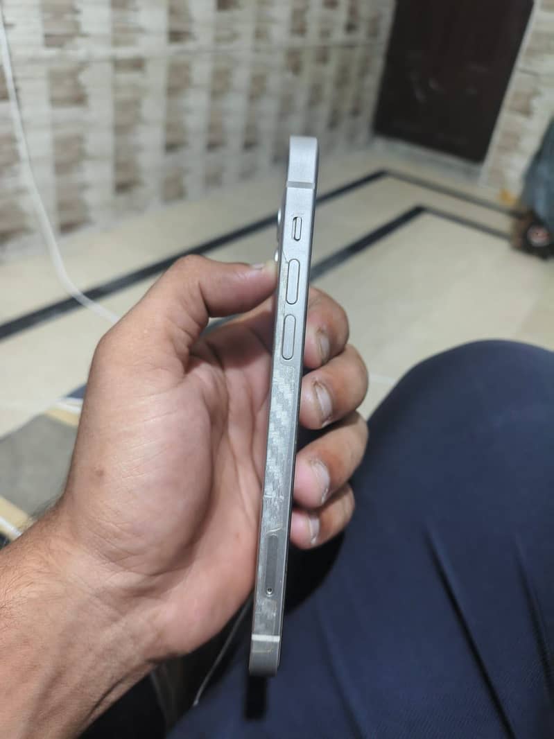 Apple iPhone 12 2