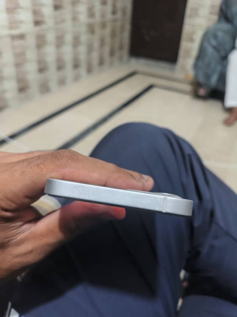 Apple iPhone 12 3