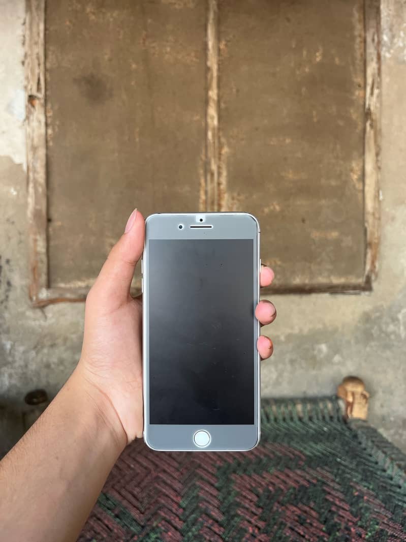 Apple iPhone 8 Plus 4