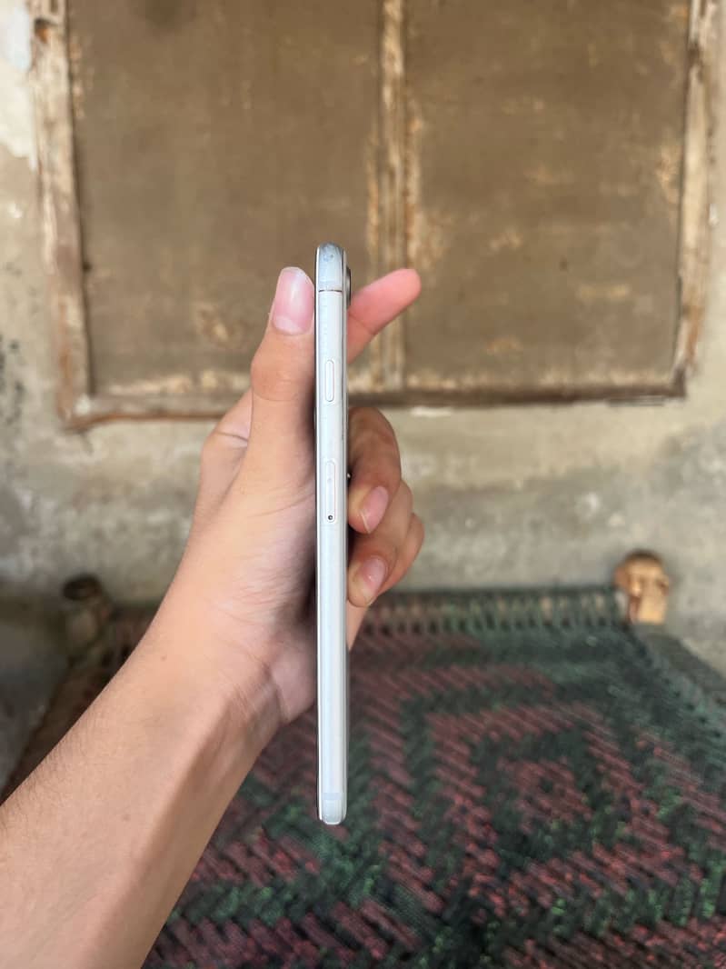 Apple iPhone 8 Plus 5