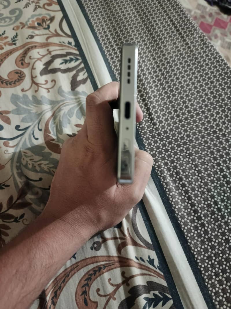Infinix Note 40 5