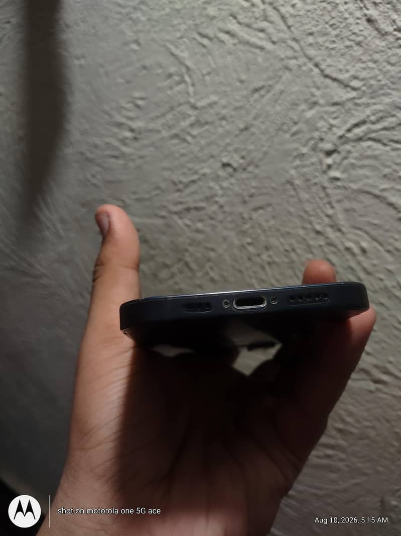 Apple iPhone 12 3