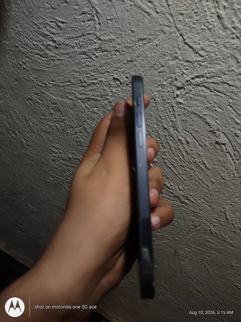 Apple iPhone 12 4
