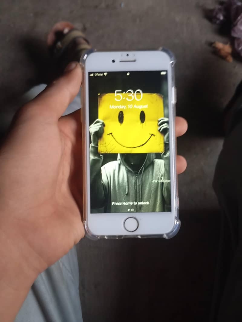 Apple iPhone 7 1