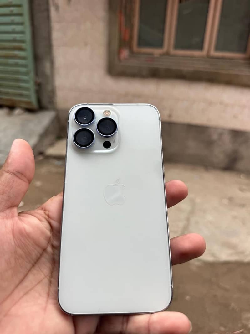 Apple iPhone 13 Pro 0