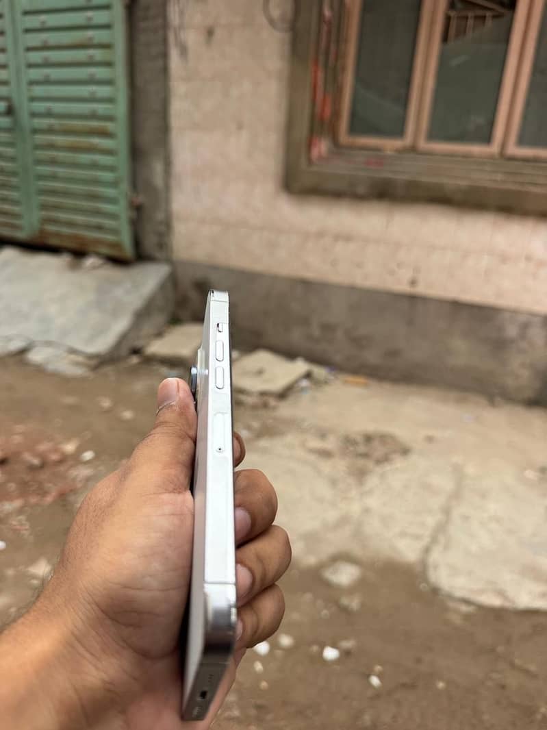 Apple iPhone 13 Pro 4