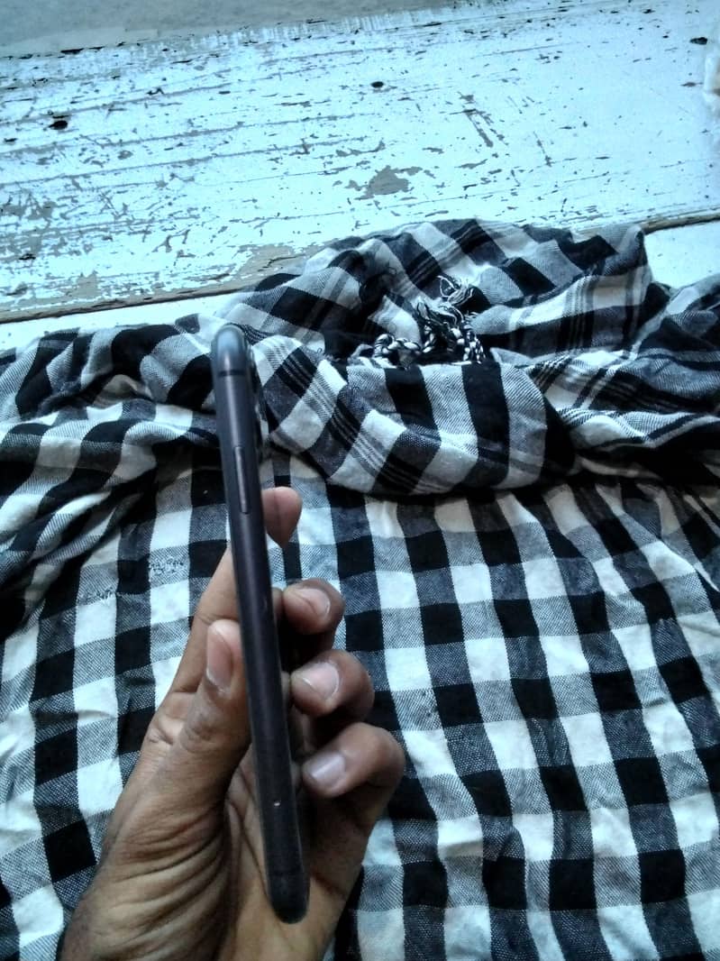 Apple iPhone 11 2