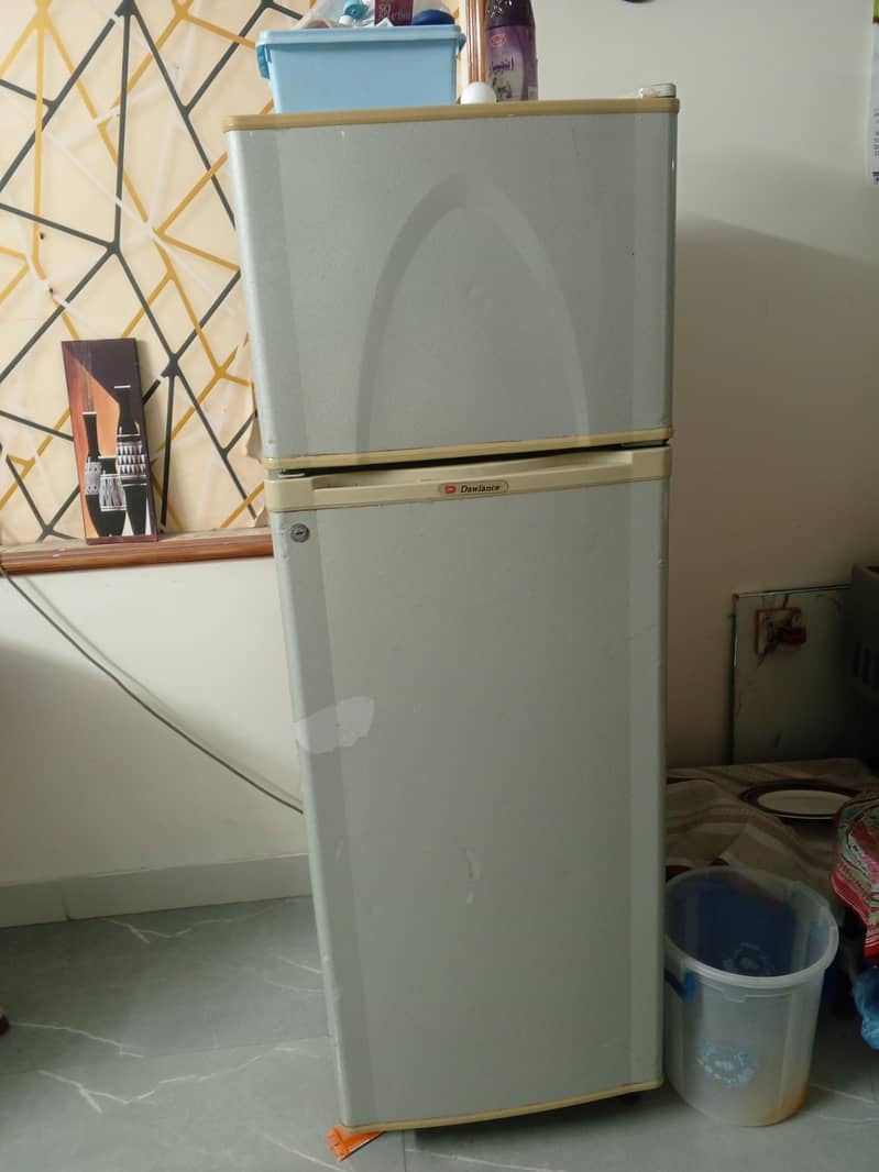 medium refrigerator 0