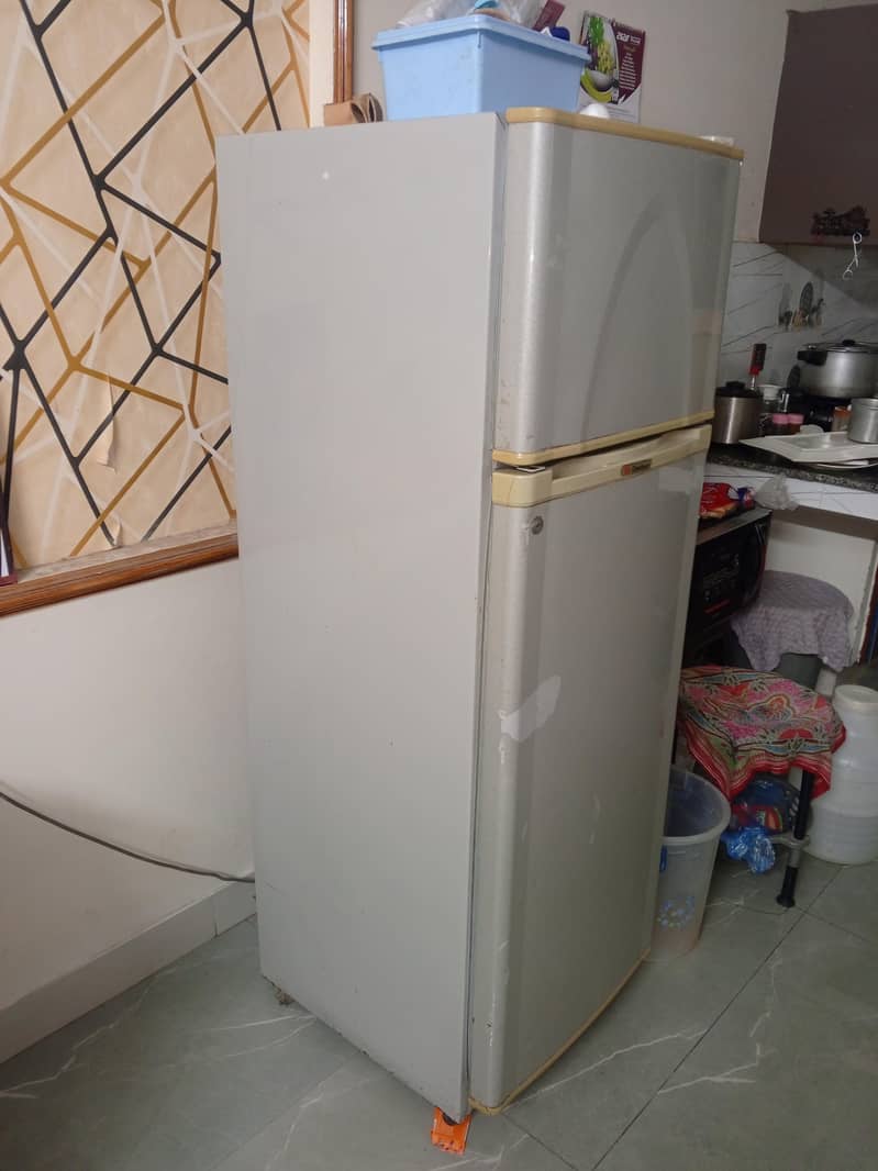 medium refrigerator 1