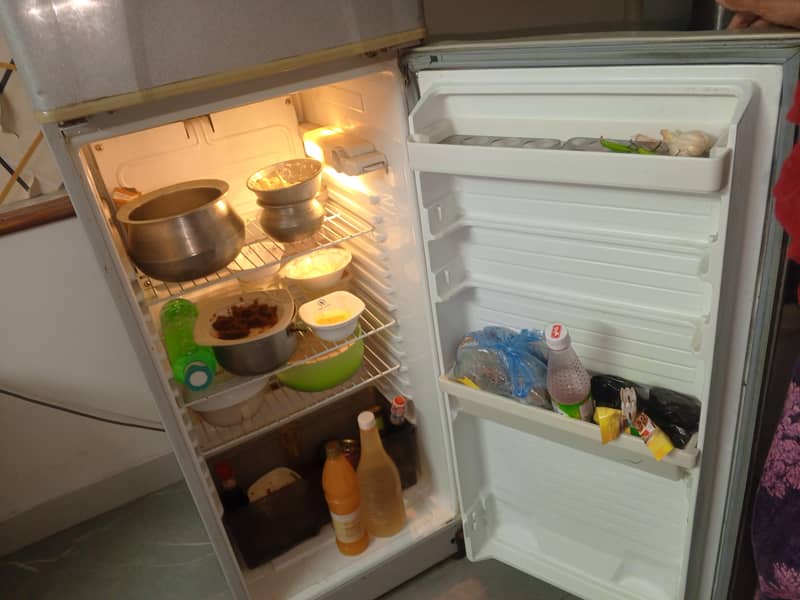 medium refrigerator 6