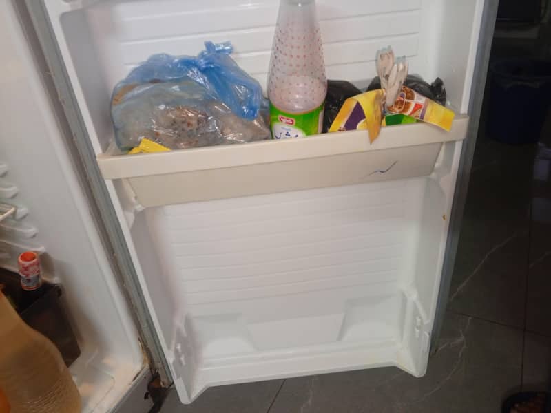medium refrigerator 10