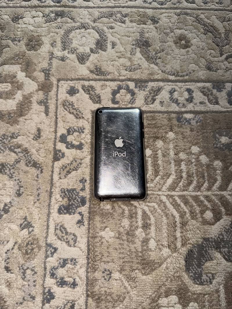Apple iPod Touch 4th Generation 1