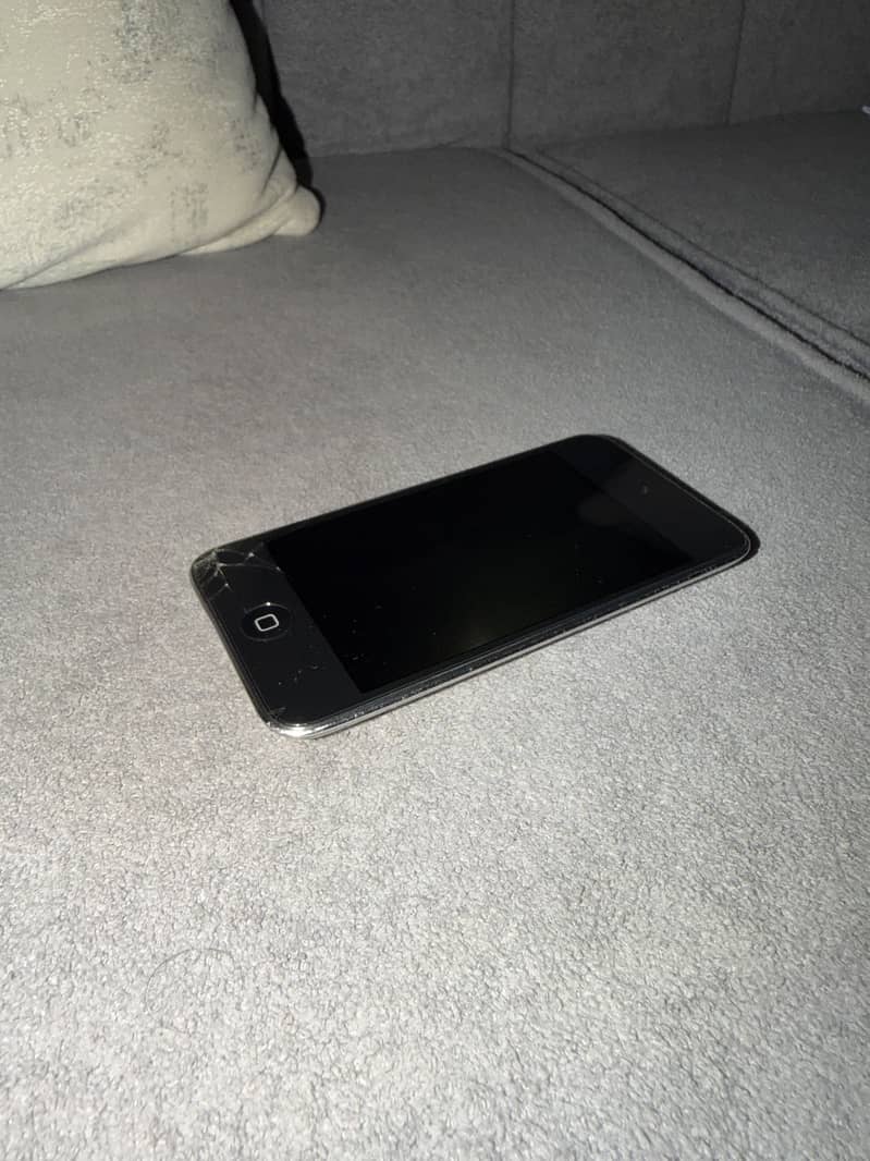 Apple iPod Touch 4th Generation 2