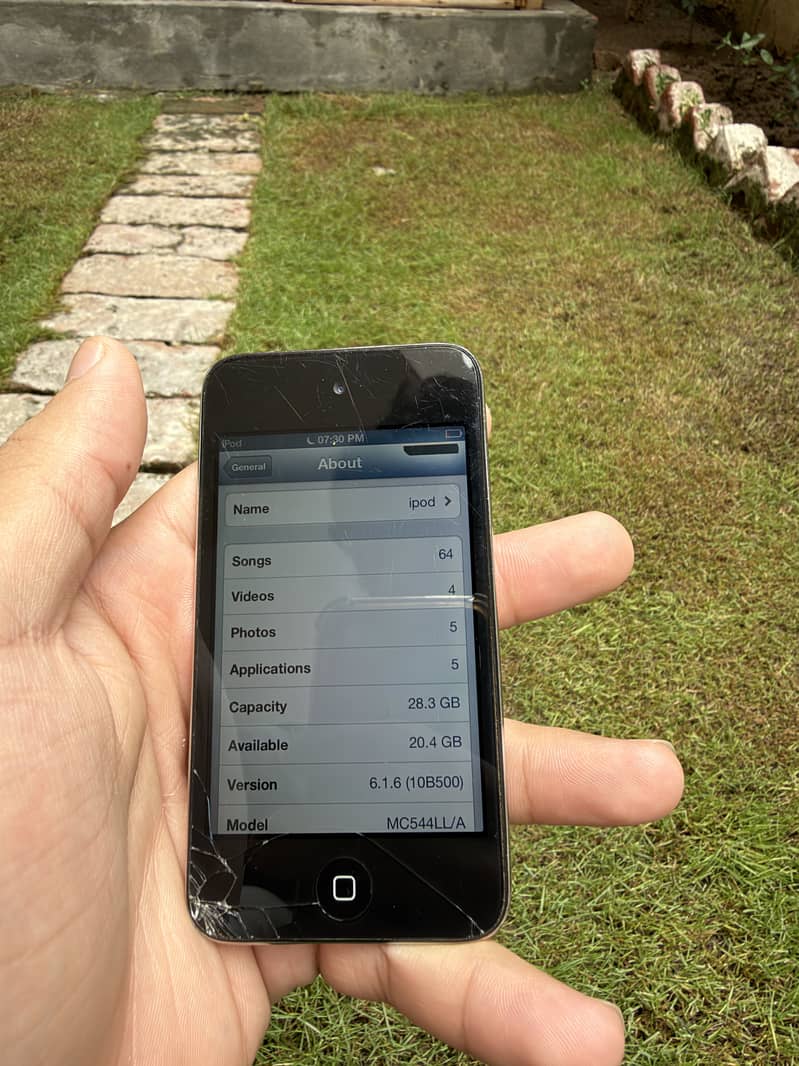 Apple iPod Touch 4th Generation 7